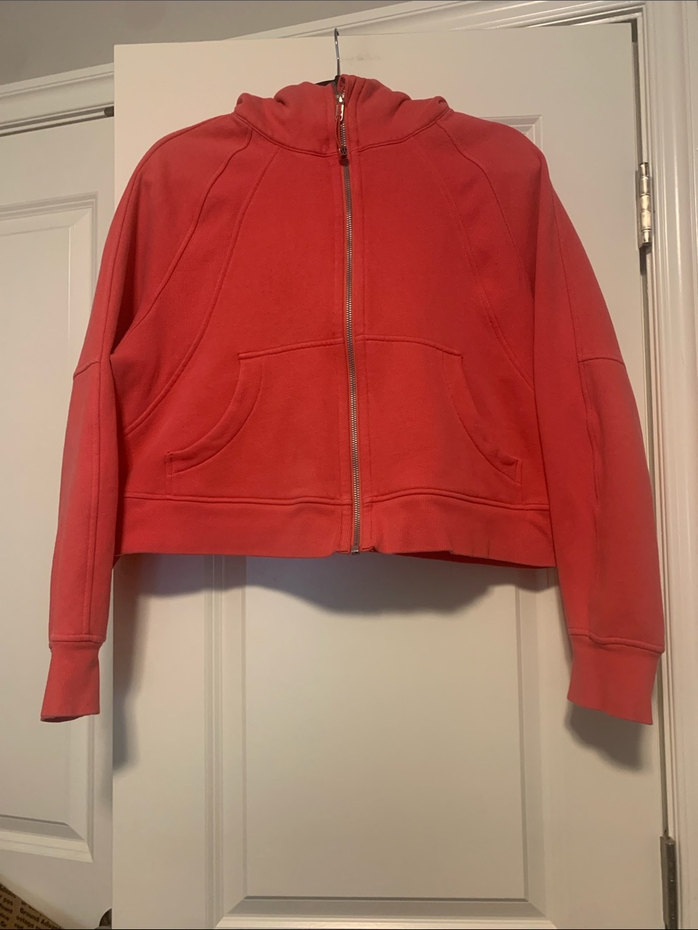 Lululemon Coral Pink Full Zip Scuba Hoodie
Sz M/L, Good Condition